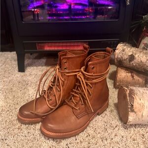 Frye Redwood Brown Veronica Combat & Moto Boots NEW, size 6